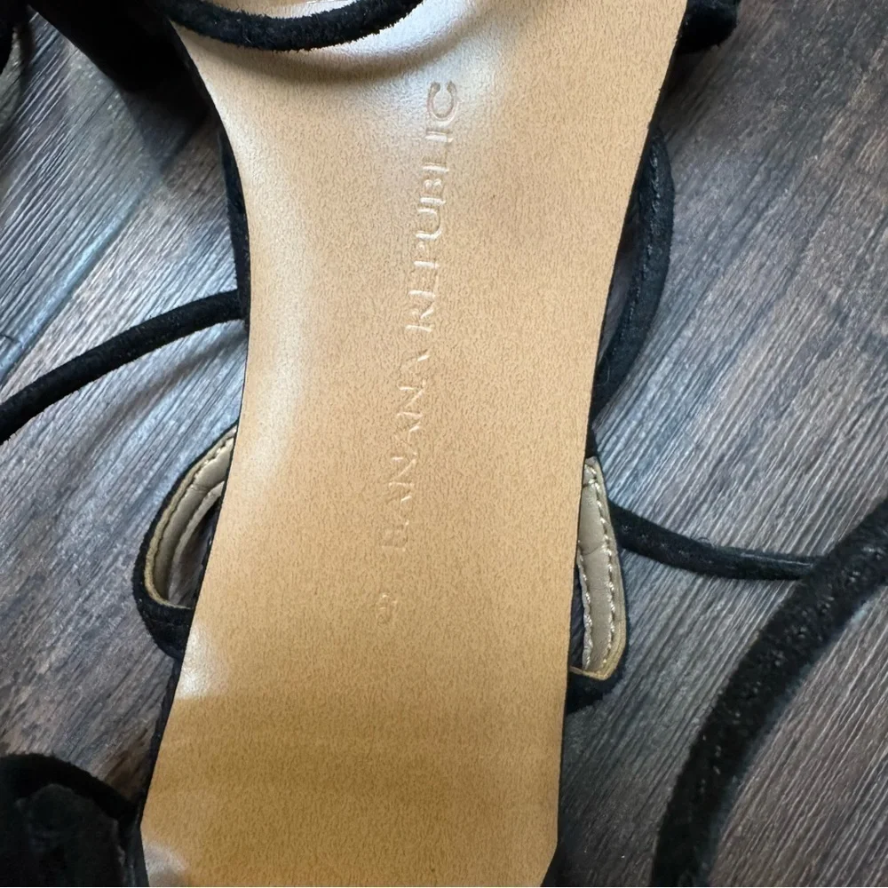 Banana Republic Kitten Heels in Size 6